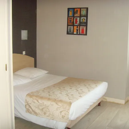 Ξενοδοχείο De Rennes 2*