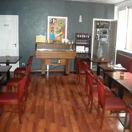 Hotell De Rennes 2*
