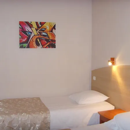 De Rennes 2*